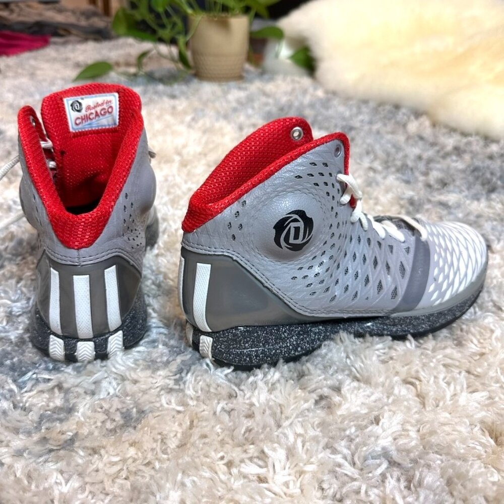 RARE Adidas Derrick Rose 3.5 "Rooted in Chicago" Sneakers EUC Y/M Sz 4.5/ W Sz 6